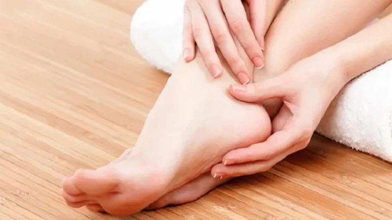 শীতে হাত-পা ফাটা থেকে মুক্তি পেতে ব্যবস্থা নিন এখনই