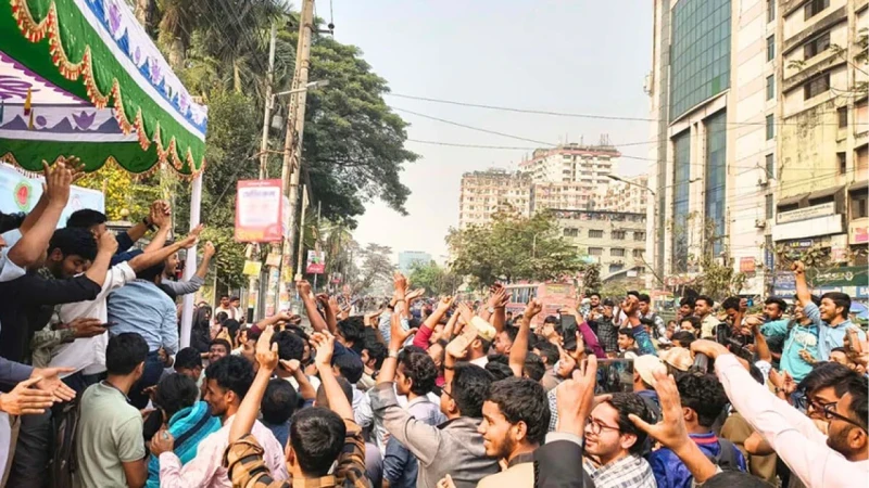 সেন্ট্রাল ইউনিভার্সিটি অধ্যাদেশ অনুমোদনের খবর জানালেন শিক্ষা উপদেষ্টা