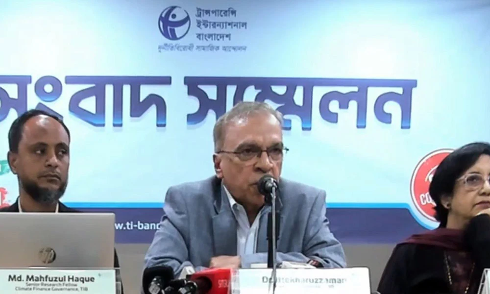 ইসি সাংবিধানিক দায়িত্ব ও ক্ষমতা প্রয়োগে দুর্বলতা দেখাচ্ছে : টিআইবি