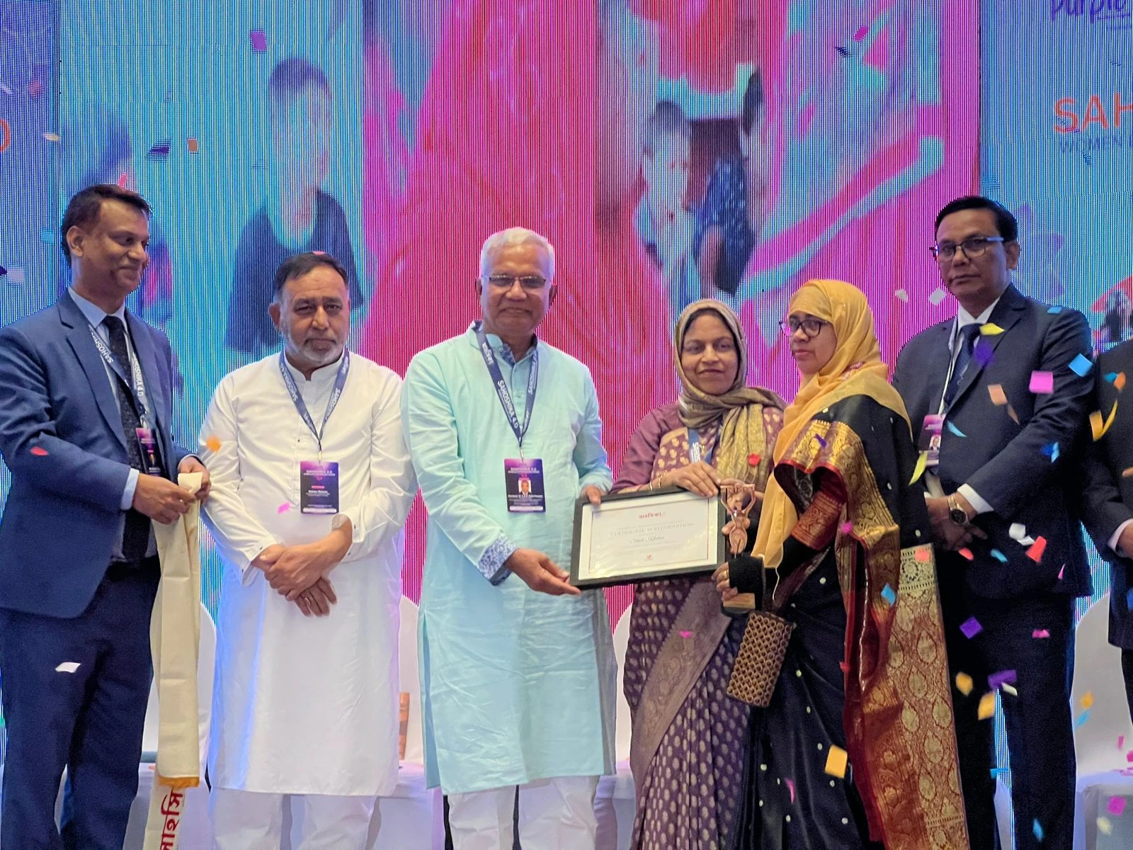 ৮ জন নারী উদ্যোক্তাকে ‘সাহসিকা সম্মাননা’ তুলে দিলেন মহিলা ও শিশু বিষয়ক মন্ত্রী