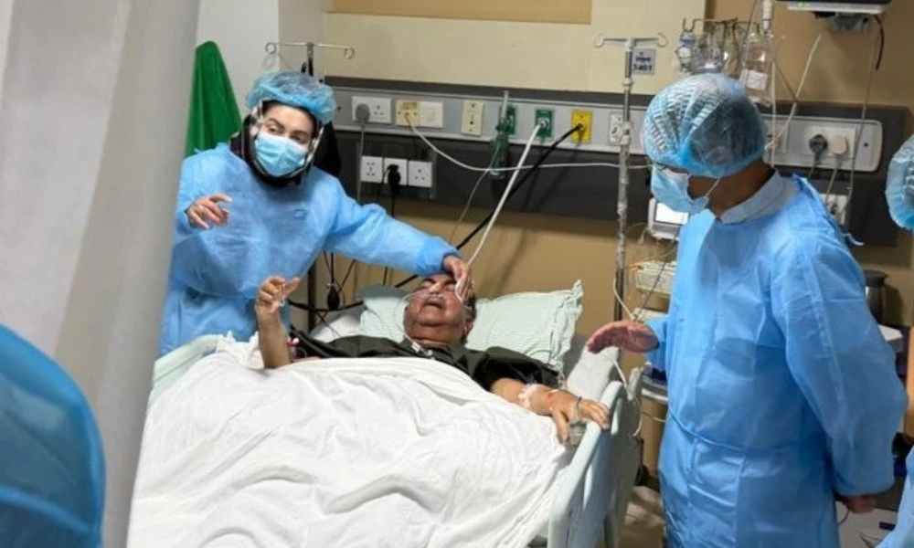 মির্জা আব্বাসকে দেখতে গেলেন প্রধানমন্ত্রী