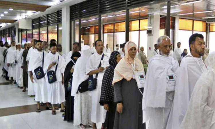 সৌদি আরবে পৌঁছেছেন প্রায় ৩৫ হাজার বাংলাদেশি হজযাত্রী