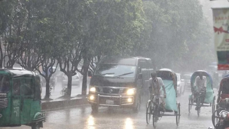 রাজধানীতে ভারী বৃষ্টি, জলাবদ্ধতা